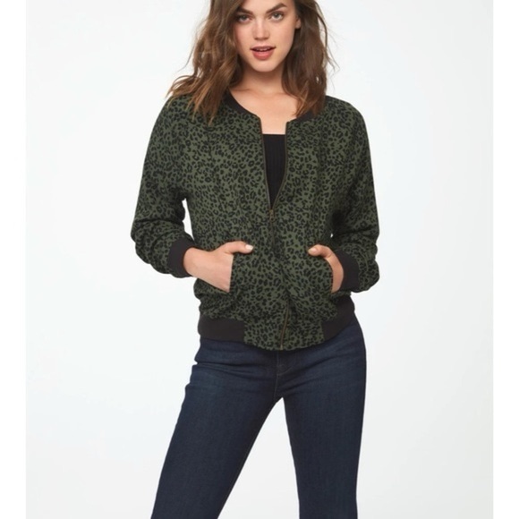 beachlunchlounge Jackets & Blazers - Beachlunchlounge Leopard Dasha Full Zip Bomber Jacket Green Womens M